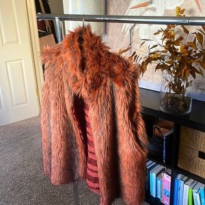 Large size faux fur sleeveless vest